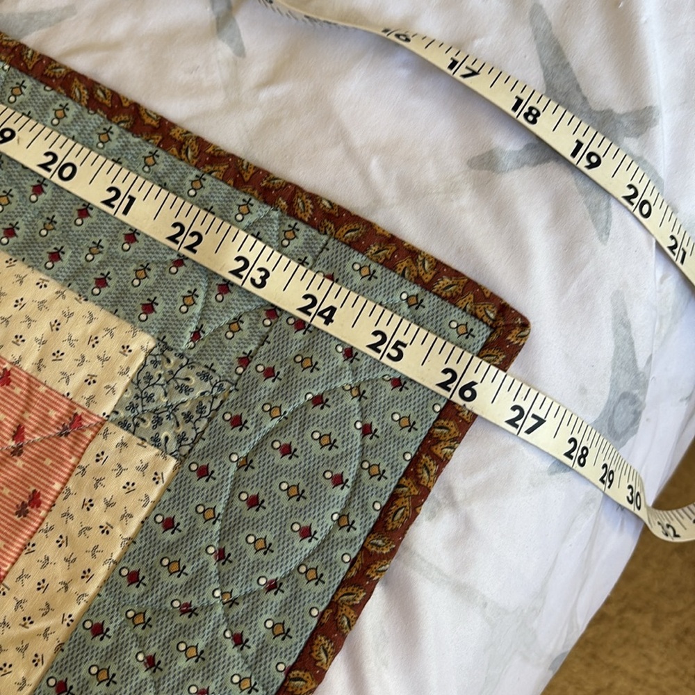 Patchwork Quilt with Multicolor Squares - Picture 3 of 11